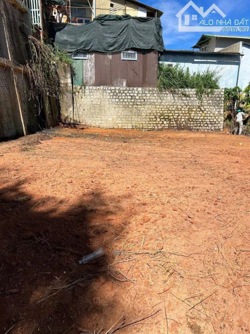 ✨🏡✨ Cần bán Đất Hẻm xe hơi (4m), đường Hùng Vương, P.11, Đà Lạt gần Hồ Xuân Hương 400m.