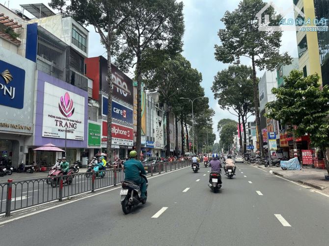 Bán căn hộ view Hà Đô Centrosa 3/2 Q10 ngang 4.2m 90m2 4 tầng mới sát Vincom chỉ 14.7 tỷ.