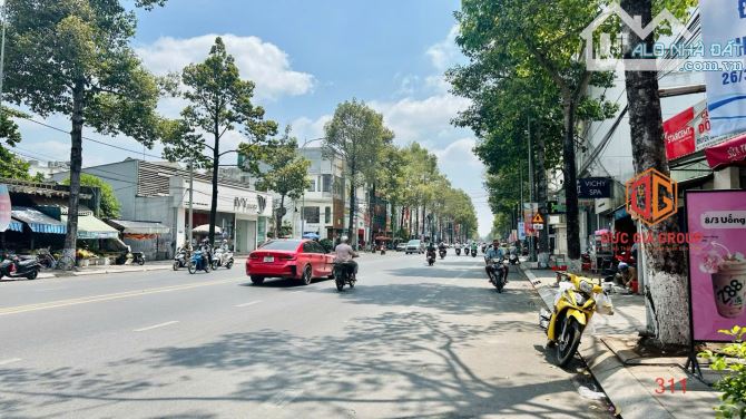 Bán nhà 1 trệt 2 lầu trong khu dân cư D2D giá chỉ 7,5 tỷ