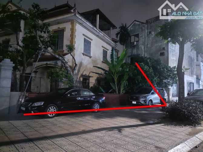 Hàng Hiếm! Bán đất Mặt Phố HỒNG TIẾN, 52.5m, MT trên 10m, vỉa hè, kinh doanh, 23.5 tỷ.