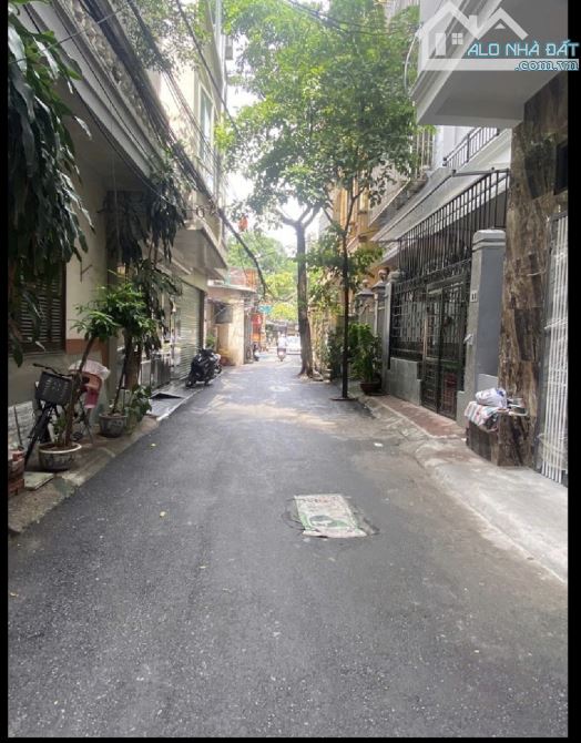Nhà Hoàng Quốc Việt, Nghĩa Tân, Cầu Giấy Hai mặt ngõ kinh doanh. 62m2, 6 tầng, thang máy