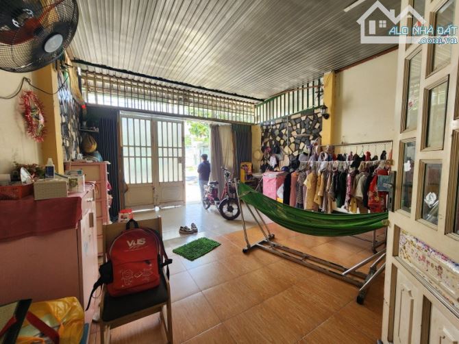 Hot!nhà  MT Tân Xuân 6,Tân Xuân,Hóc Môn DTx 60 m2.Giá chỉ  2.5 tỷ (TL)