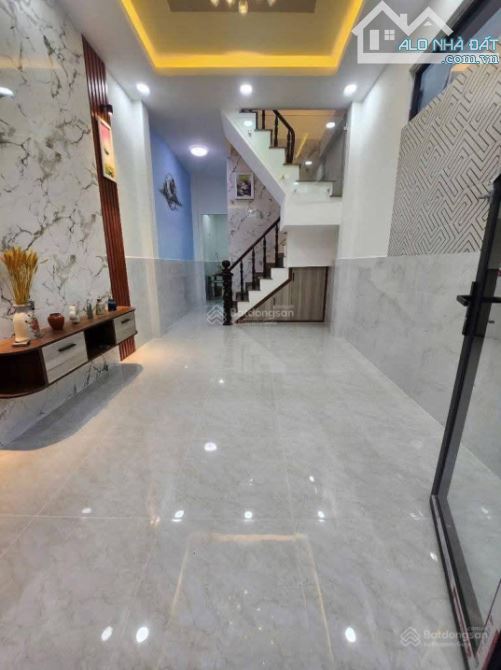 BÁN NHÀ Q.8 GẦN CẦU CHÀ VÀ , XE HƠI TỚI CỬA, 3 TẦNG BTCT, 4 PN, SHR, HOÀN CÔNG ĐỦ.