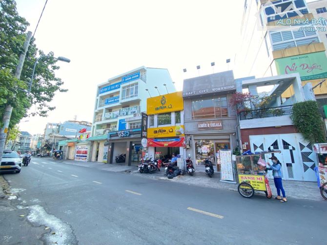 Bán nhà mặt tiền siêu hot đường Nguyễn Thị Minh Khai, Quận 1 DT, 6.2x18m, nở hậu 8.6m
