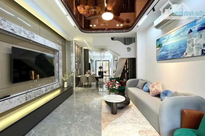 Bán nhà hẻm xe hơi, Đường Số 1, Gò Vấp, 60.5 m² (4m x 16m), 4 tầng - Giá 8.668 tỷ TL