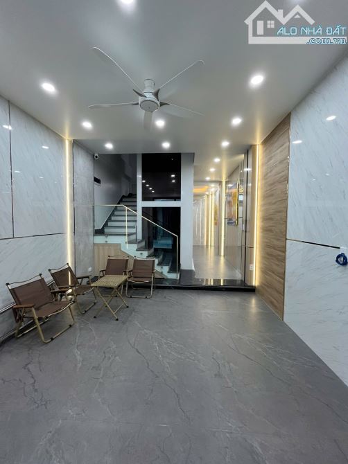 Bán căn nhà 46m tái định cư cây đa - đằng giang ngô quyền  Diện tích :46m ngang 4m x 5 tần