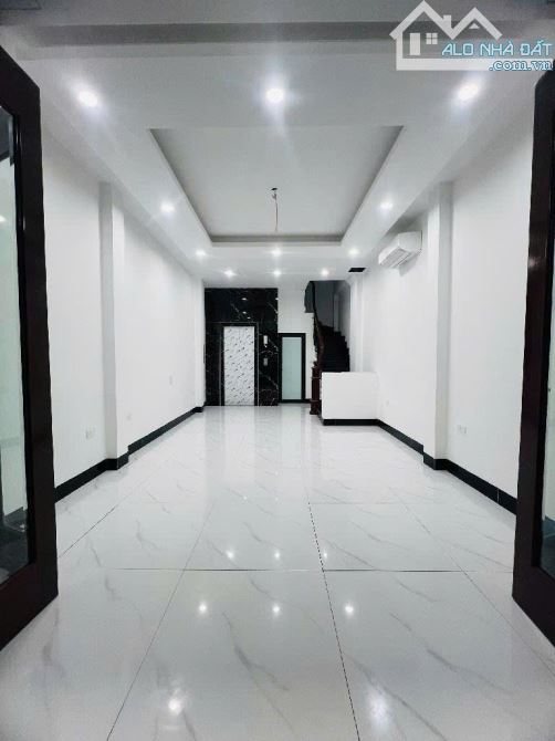 XUÂN PHƯƠNG 6 TẦNG THANG MÁY-FULL NỘI THẤT SỊN SÒ-SỔ VUÔNG ĐẸP-10M Ô TÔ DỪNG ĐỖ-9 TỶ2