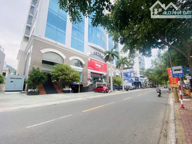 BÁN TẦNG ÁP MÁI TÒA NHÀ BA CU ( DT: 750M2) + VIEW BIỂN BÃI TRƯỚC + VIEW NÚI + GIÁ 20 TỶ