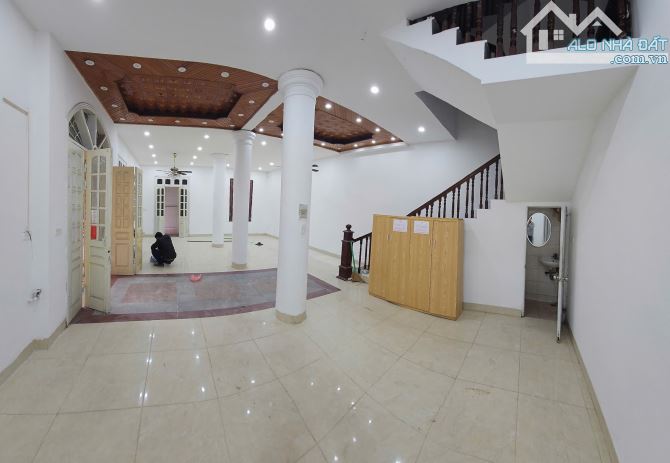 Cho thuê MBKD ngõ 31 Trần Quốc Hoàn, 4.5 tầng x 100m2, 8 PN, 40 Triệu VP, Trung tâm