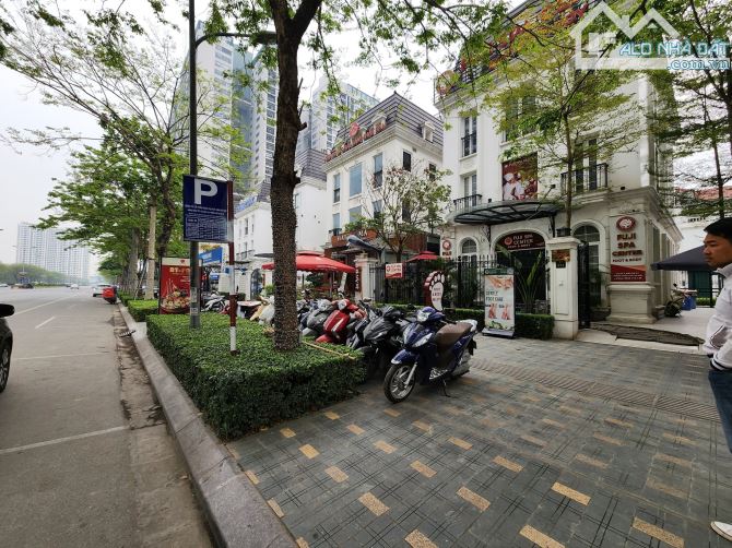 Bán nhà MP Xuân Tảo (KĐT Ngoại Giao Đoàn) 226m/ 3 tầng/ MT 11m, 2 Mặt tiền 188 Tỷ