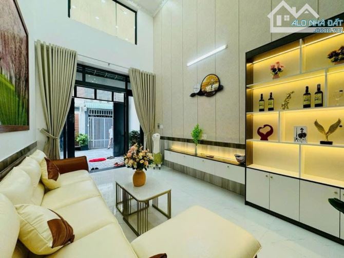 NGAY TRUNG TÂM QUẬN 8- NHÀ HẺM 1 XẸT- CÁCH MẶT TIỀN LỚN 100M- DƯƠNG BÁ TRẠC CHỈ