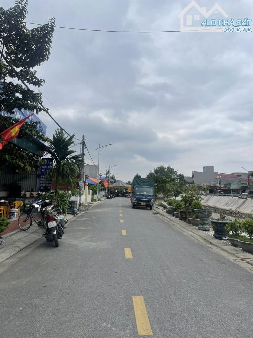 Lô đất siêu to mặt tiền rộng, ô tô ra vào ngay Tràng Duệ cách chợ vài bước chân