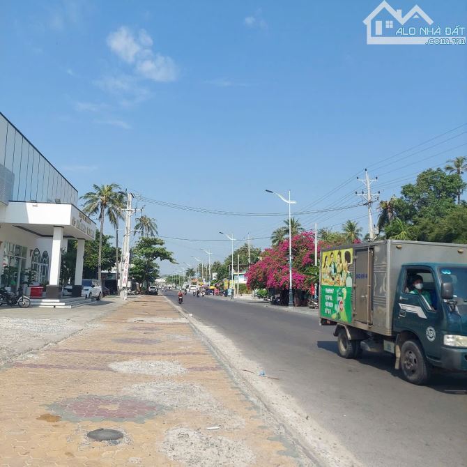 Cần bán lô đất mặt tiền biển Huỳnh Thúc Kháng, Mũi Né.  DT 1660m² có 150m² thổ cư.