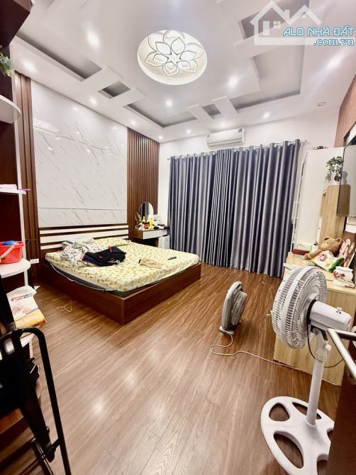 NHÀ ĐẸP- NHIỀU LỘC- THOÁNG TRƯỚC SAU-THANH NHÀN, HAI BÀ TRƯNG- FULL NỘI THẤT-61 m- MT 4.8