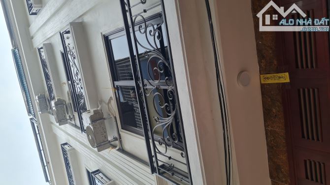 Bán nhà đa sỹ mới xây phân lô ô tô 5 tầng hơn 5 tỷ