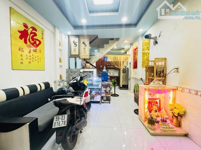 Bán nhà Nguyễn Sỹ Sách, P15, Tân Bình. DT 24m2 x 2 tầng - 3.55 x 7. Giá hơn 3 tỷ TL