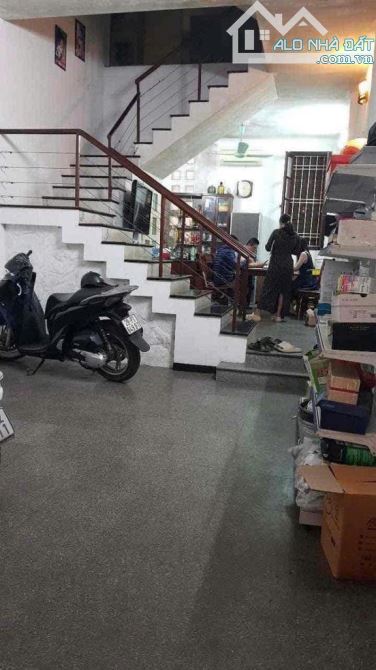 NGHĨA ĐÔ - HOÀNG QUỐC VIỆT - PHÂN LÔ Ô TÔ - 2 MĂT NGÕ ĐỀU VÀO NHÀ - XÁC ĐỊNH BÁN ĐẤT TẶNG