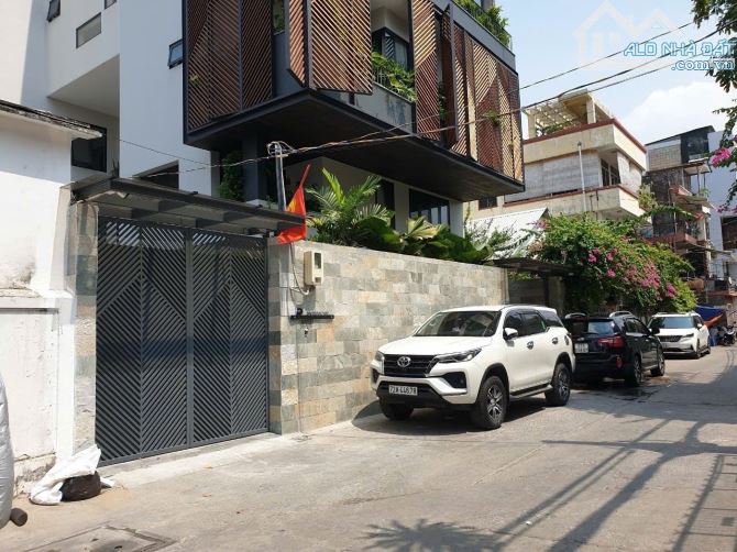Biệt Thự Trần Khắc Chân, Quận 1 | DT: 264m² | Hầm 4 lầu | HDT: Đang ở | Giá: 120 tỷ TL