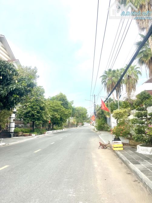 bán biệt thự đường nguyễn hữu cầu,khu dân cư vạn phát cồn khương, dtsd 1217m2, 55 Tỷ 1 lầu