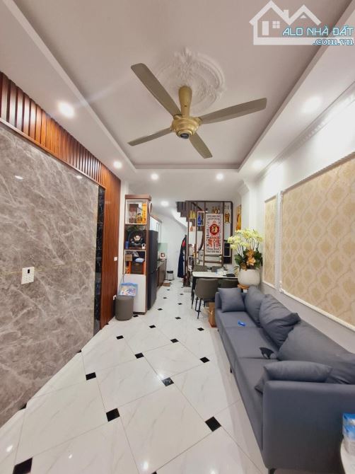 NHÀ MỚI DÂN MỚI XÂY 5 TẦNG, 32M, Ô TÔ TRÁNH CÁCH NHÀ 9M, CHỈ 6 TỶ GẦN CHỢ HÀ ĐÔNG
