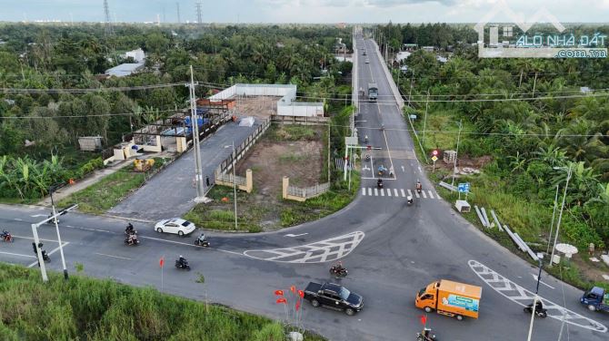 Nền GÓC 2 mặt tiền ngã 3 Nguyễn Văn Cừ và Cầu Vàm Xáng Cần Thơ ( gần Thiền Viện Trúc Lâm )