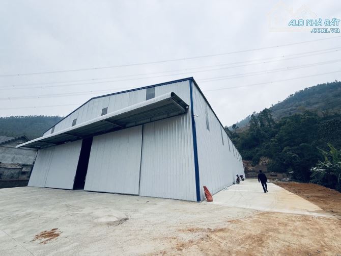 Cho thuê 1300/3000m2 nhà máy độc lập gần ubnd huyện thanh sơn