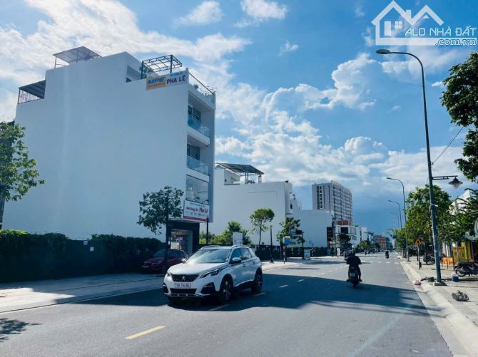 Đất đẹp đường THÍCH QUẢNG ĐỨC rộng 22m, thuộc KĐT VCN Phước Long, 100m ngang 5