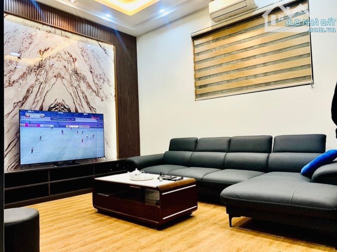 BÁN GẤP NHÀ MP PHAN KẾ BÍNH.DT:58M2,XÂY SẴN 7 TẦNG THANG MÁY,VỈA HÈ RỘNG,ĐANG CHO THUÊ 70T