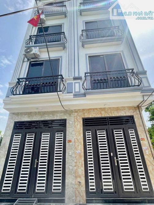 Bán nhà Biên Giang quận Hà Đông. 5 tầng lô góc, ô tô đỗ cửa, giá 3.5 tỷ