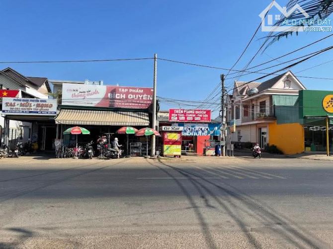 Đối diện chợ Đoàn Kết , đất thổ cư siêu dài