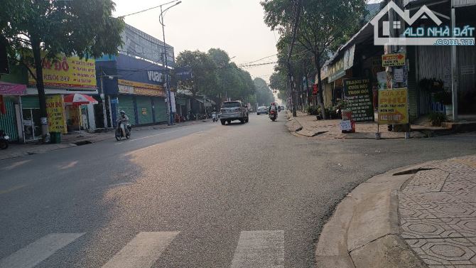 Giá ngộp bán gấp 12 tỷ. Nhà mặt tiền Đặng Văn Trơn- P. Hiệp Hoà. Ngang 12m. full thổ cư.