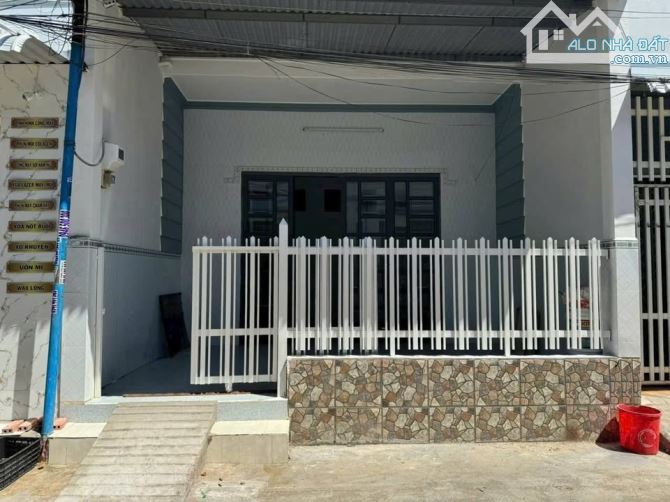 Bán gấp nhà ở Đ . Trịnh Thị Miếng , Thới Tam Thôn 87,6m2 sổ hồng riêng  giá 880 triệu