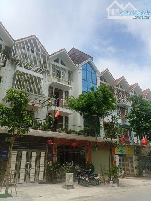 🏡 QUANG TRUNG, PHÂN LÔ VỈA HÈ, KINH DOANH, ÔTÔ TRÁNH, TRỤC CHÍNH KĐT NAM LA KHÊ: 75m2i - 3