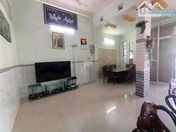 🏡 Cần bán căn nhà góc 2 mặt tiền đường Lê Lợi   👍 Vị trí : thuộc phường 1 , gần Tỉnh Ủy