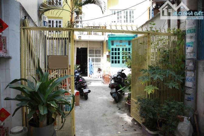 NHÀ LỚN NỞ HẬU 190M² LÝ THÁI TỔ Q3 - 19 PHÒNG - TIỀM NĂNG CHDV 100TR/TH - GIÁ CỰC RẺ!