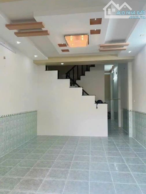 NGAY TÂN SƠN NHÌ SÁT MẶT TIỀN TRẦN HƯNG ĐẠO - 3TẦNG - 51M2(4x13) - HẺM 8M THÔNG. HƠN 8 TỶ