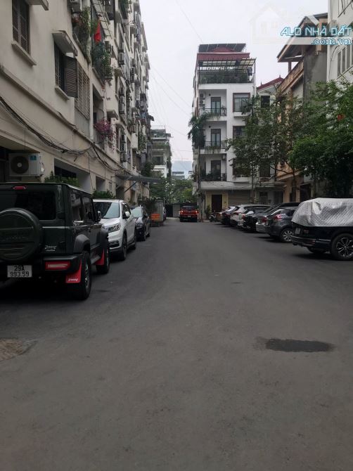 Trần Quốc Hoàn, Phân Lô, Ô tô , Kinh Doanh, 60m2, mt 5m , 18,9 tỷ