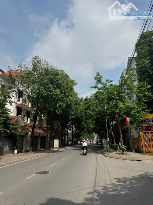Mặt phố Nam Từ Liêm kinh doanh, vỉa hè oto tránh đỗ, mặt tiền 7M, giá bằng mặt ngõ