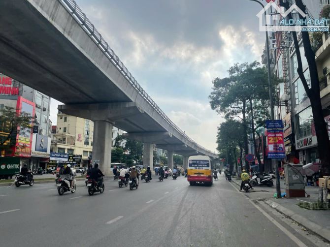 Bán nhà mặt phố Hồ Tùng Mậu - Cầu Giấy,  6 tầng thông sàn , vỉa hè đá bóng, thang máy