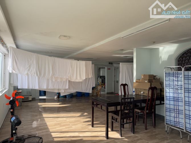 Bán Khách sạn 10 tầng ngay Cầu Tràng Tiền - 2