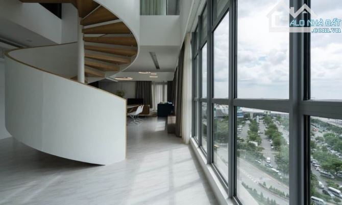 Bán Căn Penthouses Saigon Airport , 4PN, 3WC , 2 Sân Vườn , 309m2 , Sổ Hồng , 20 Tỷ - 1