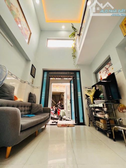 🏠 Hiếm! Nhà 5 Tầng, mặt tiền rộng 6.5m, Quận Gò Vấp,  Giá Chỉ 3.95 Tỷ - 1