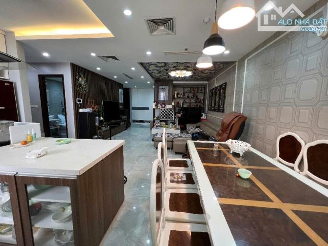 CHÍNH CHỦ GIẢM CHÀO BÁN GẤP CHUNG CƯ CAO CẤP BÊN HOÀNG CẦU DT152m2 LÔ GÓC - 1