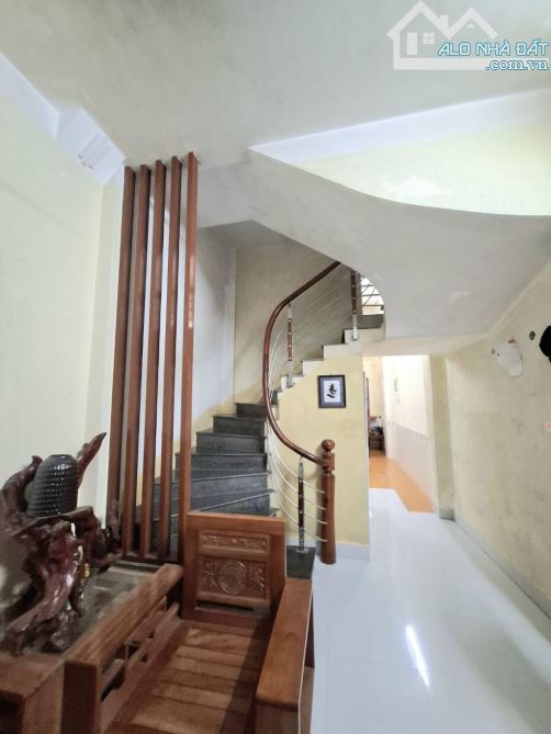 Nhà Đức Thắng- dân xây-vuông- cực hiếm- ô tô đỗ cửa chạy vòng quanh- 7,95 tỷ - 1