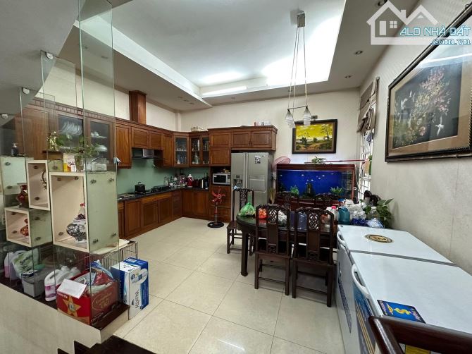 BÁN NHÀ MẶT PHỐ KHÂM THIÊN, VỈ HÈ RỘNG, KINH DOANH TỐT 30m2 x 5 tầng giá hơn 10 tỷ - 1