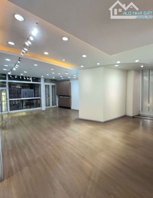 Nhà mặt tiền Phan Đăng Lưu, Phú Nhuận. DT 6 x 10, trệt 3 lầu, giá 32 tr - 1