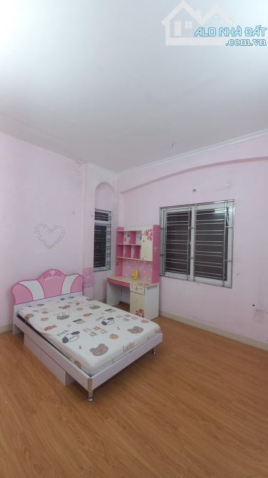 💥 HIẾM ! Cầu Giấy 45m - 8 tỷ hơn, ngõ nông, gần ô tô, 2 thoáng trước sau - 1