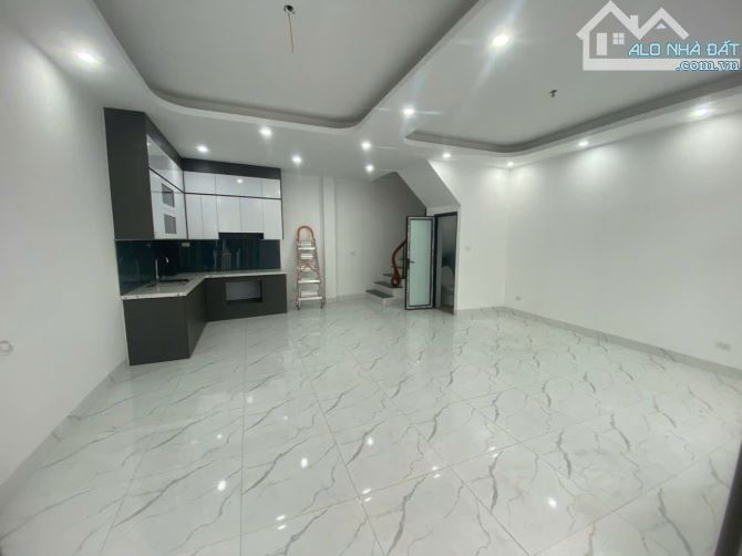Rẻ nhất khu trong đê! Nhà 4T*45m2 thiết kế đẹp,ngõ rộng gần đại lộ,Vành Đai 4. Giá 3,85 tỷ - 1