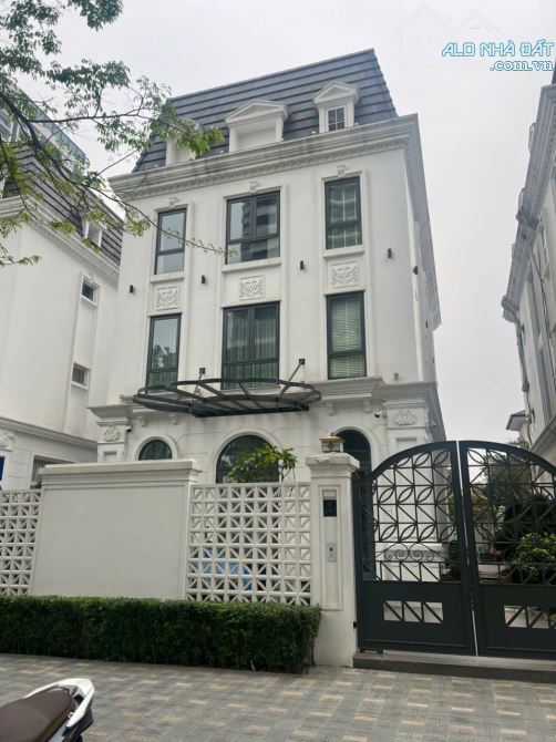 Bán nhà MP Xuân Tảo (KĐT Ngoại Giao Đoàn) 226m/ 3 tầng/ MT 11m, 2 Mặt tiền 188 Tỷ - 1
