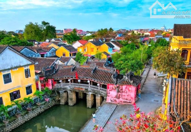 Bán Nhà Trong Trung Tâm Phố Cổ Hội An - 2 Tầng - Lô Góc 3 Mặt - Nội Thất Gỗ Quý - 9TyX. - 1